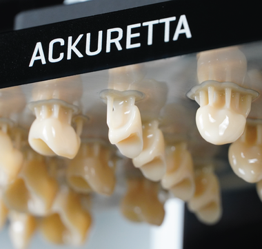 Ackuretta DENTIQ with 3d printed crowns